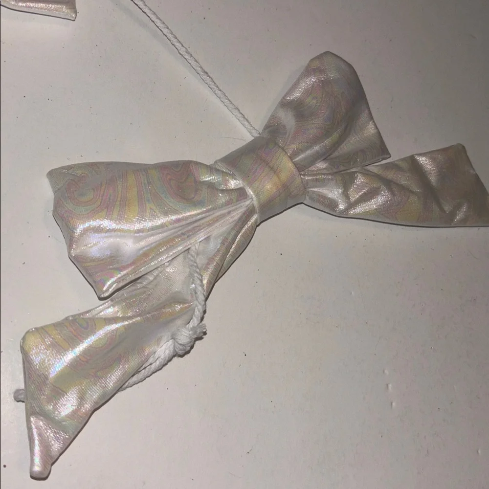 Iridescent Bow Garland Set of 2 White Pearly Garland Girlhoodcore Bow Garland